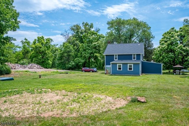 78 Falcon Rd, Hillsborough Twp., NJ 08844