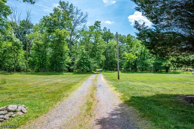 78 Falcon Rd, Hillsborough Twp., NJ 08844