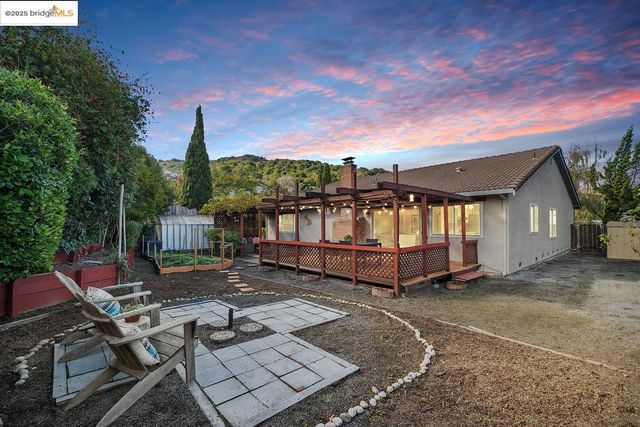 2216 Bristlecone Drive, Richmond, CA 94803