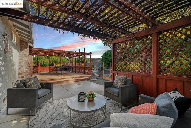 2216 Bristlecone Drive, Richmond, CA 94803