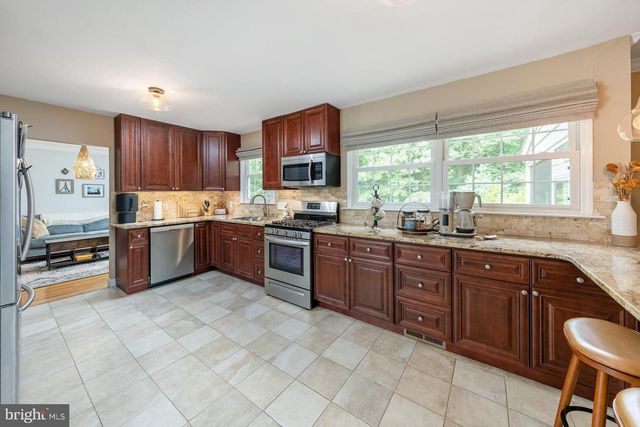 200 LENAPE TRL, Wenonah, NJ 08090