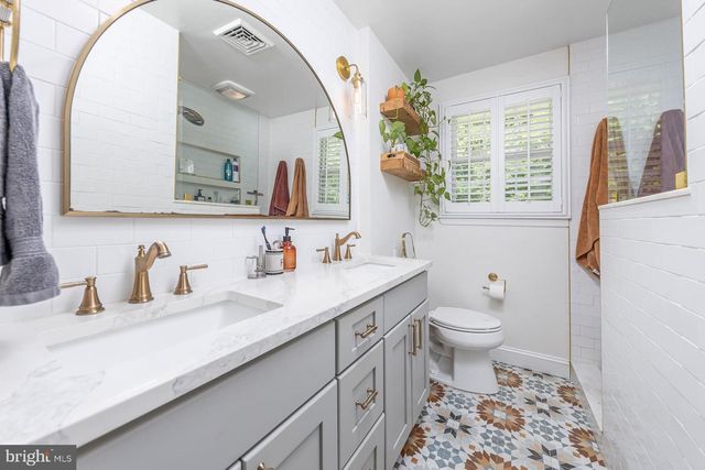 200 LENAPE TRL, Wenonah, NJ 08090