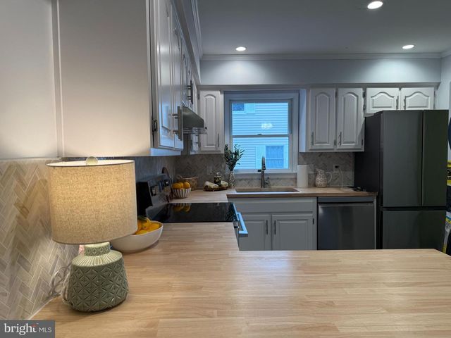 11215 SAINT MARTINS PKWY, Berlin, MD 21811