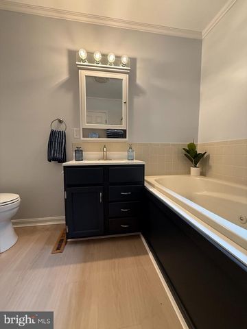 11215 SAINT MARTINS PKWY, Berlin, MD 21811