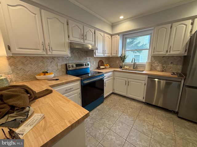 11215 SAINT MARTINS PKWY, Berlin, MD 21811