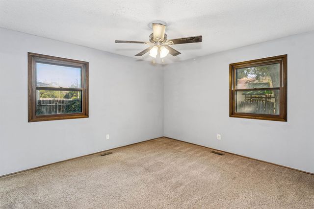 1910 N Mount Carmel Ave, Wichita, KS 67203