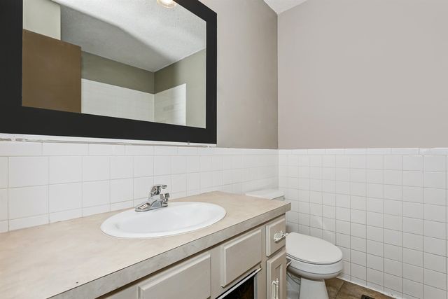 1910 N Mount Carmel Ave, Wichita, KS 67203