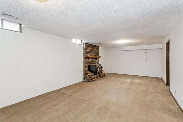 1910 N Mount Carmel Ave, Wichita, KS 67203