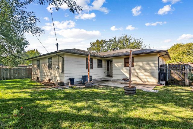 1910 N Mount Carmel Ave, Wichita, KS 67203