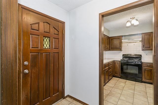 1910 N Mount Carmel Ave, Wichita, KS 67203