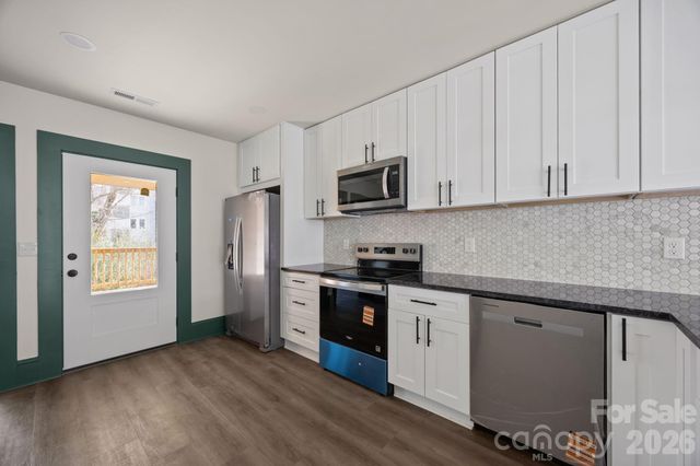 63 Elizabeth Place, Asheville, NC 28801