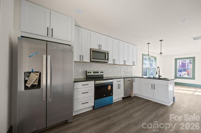 63 Elizabeth Place, Asheville, NC 28801