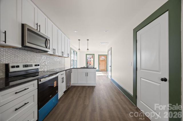 63 Elizabeth Place, Asheville, NC 28801