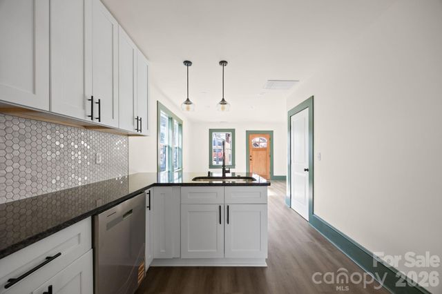 63 Elizabeth Place, Asheville, NC 28801