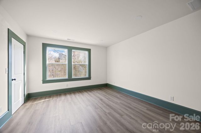 63 Elizabeth Place, Asheville, NC 28801