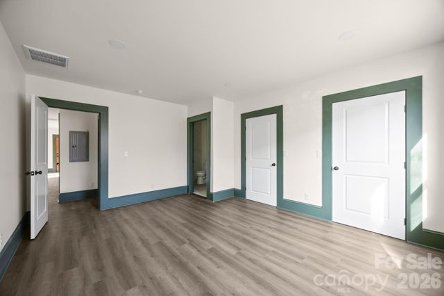 63 Elizabeth Place, Asheville, NC 28801