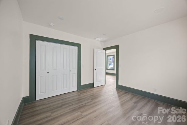 63 Elizabeth Place, Asheville, NC 28801