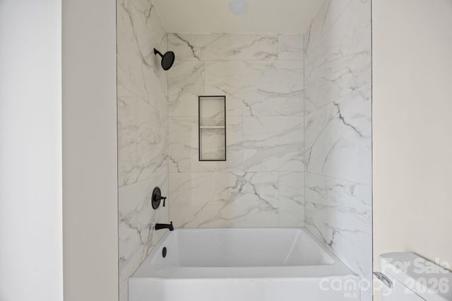 63 Elizabeth Place, Asheville, NC 28801