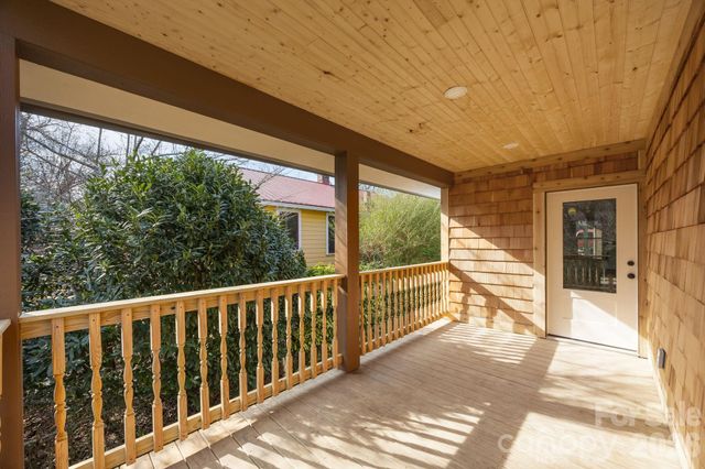 63 Elizabeth Place, Asheville, NC 28801