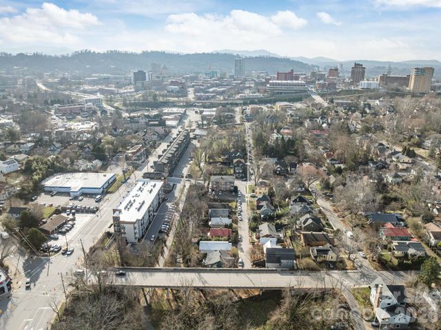 63 Elizabeth Place, Asheville, NC 28801