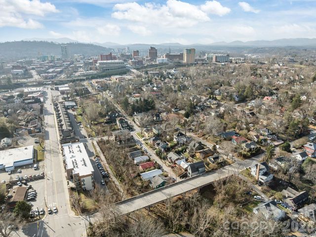 63 Elizabeth Place, Asheville, NC 28801