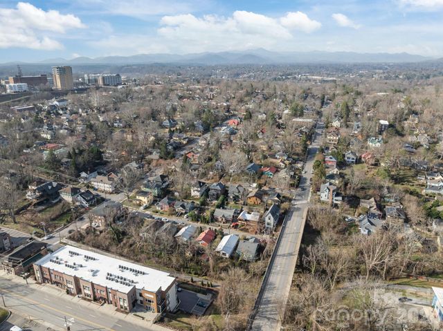 63 Elizabeth Place, Asheville, NC 28801