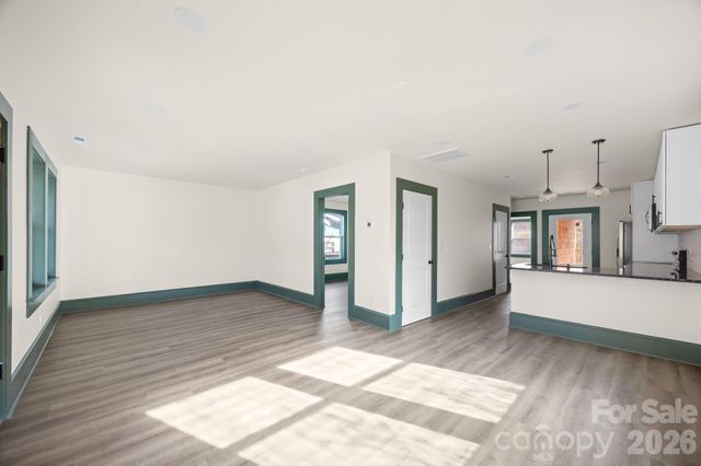 63 Elizabeth Place, Asheville, NC 28801