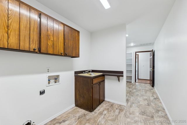 5219 S 265th West Avenue, Sand Springs, OK 74063