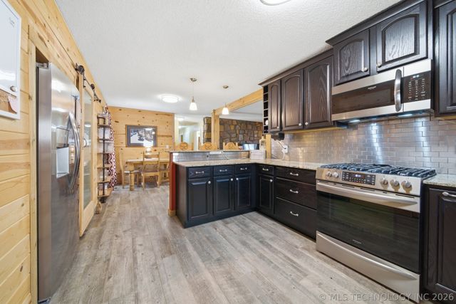 144 S 176th West Place, Sand Springs, OK 74063