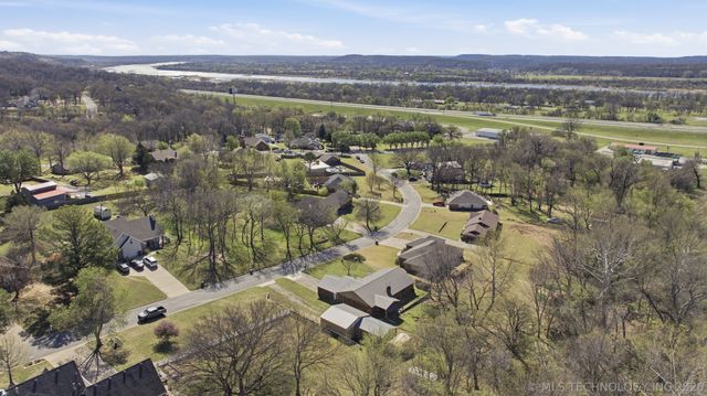 144 S 176th West Place, Sand Springs, OK 74063