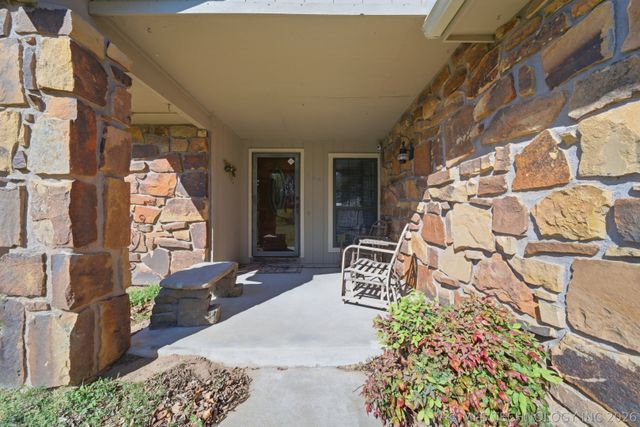 144 S 176th West Place, Sand Springs, OK 74063