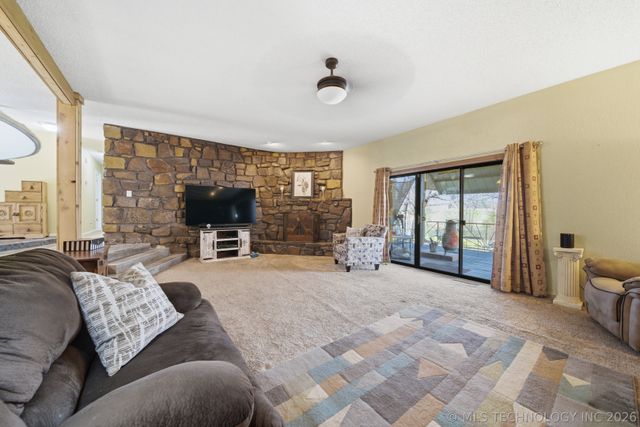 144 S 176th West Place, Sand Springs, OK 74063