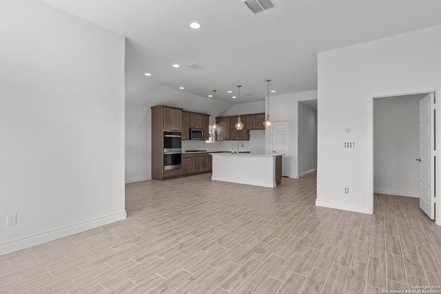 12445 Nazareth, San Antonio, TX 78253