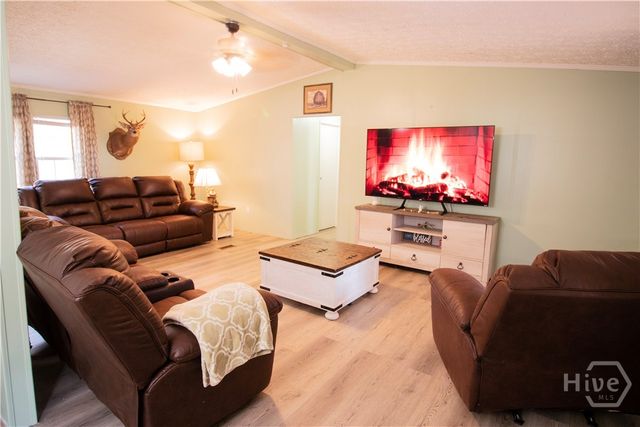 2879 Seed Tick Road, Ellabell, GA 31308