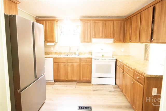 2879 Seed Tick Road, Ellabell, GA 31308