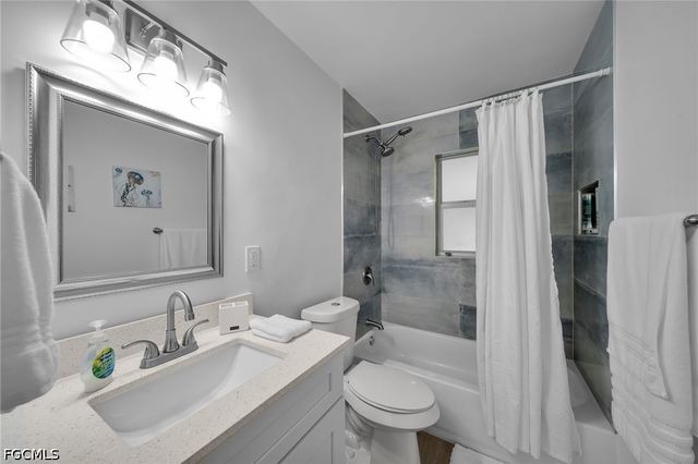 4118 SE 3rd AVE, Cape Coral, FL 33904