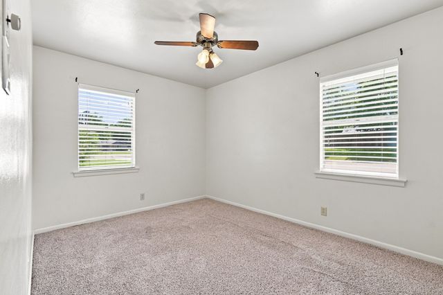 1420 Austin Drive, Ennis, TX 75119