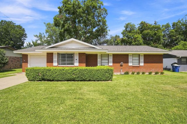 1420 Austin Drive, Ennis, TX 75119