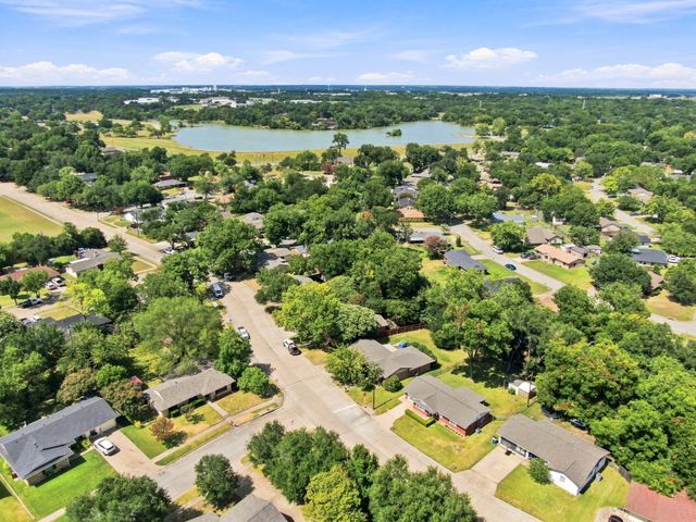 1420 Austin Drive, Ennis, TX 75119