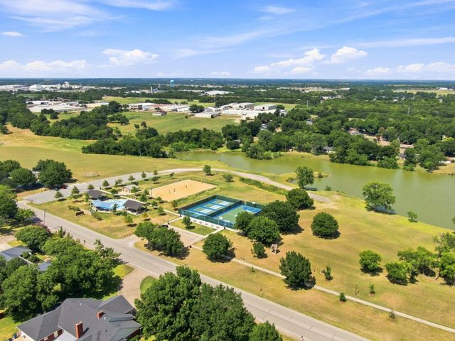 1420 Austin Drive, Ennis, TX 75119