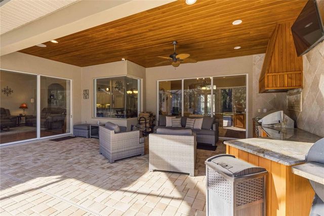 15108 KESTRELGLEN WAY, Lithia, FL 33547