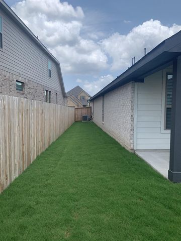 221 Rosebush DR, Liberty Hill, TX 78642
