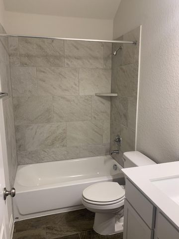 221 Rosebush DR, Liberty Hill, TX 78642