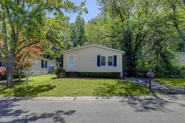 2 Cedar Court, Manalapan, NJ 07726
