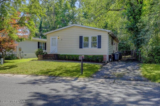 2 Cedar Court, Manalapan, NJ 07726