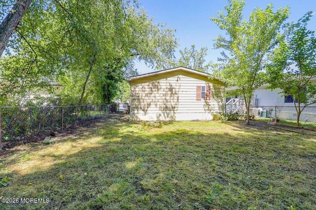 2 Cedar Court, Manalapan, NJ 07726