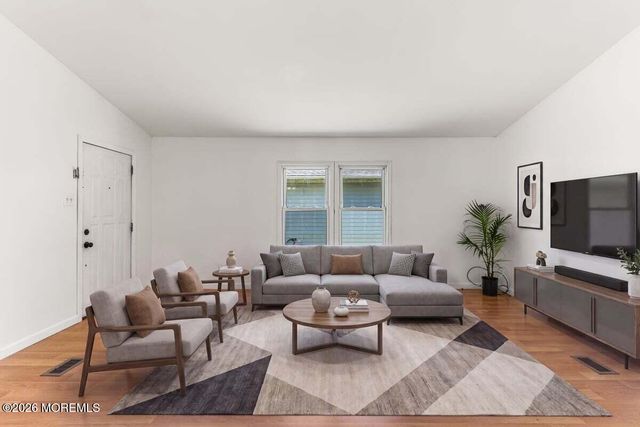 2 Cedar Court, Manalapan, NJ 07726