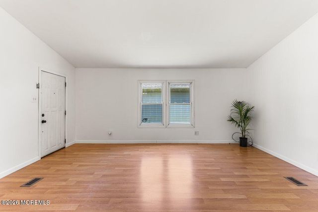 2 Cedar Court, Manalapan, NJ 07726