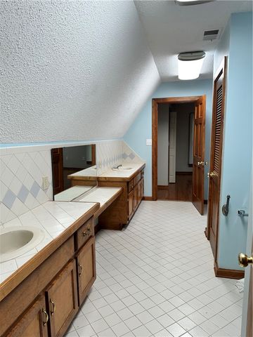 296 Long Mountain Road, Pickens, SC 29671