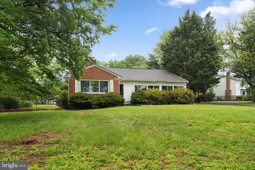 Image 1 of property listing at 7293 BROWNS BRIDGE RD, Fulton, MD 20759